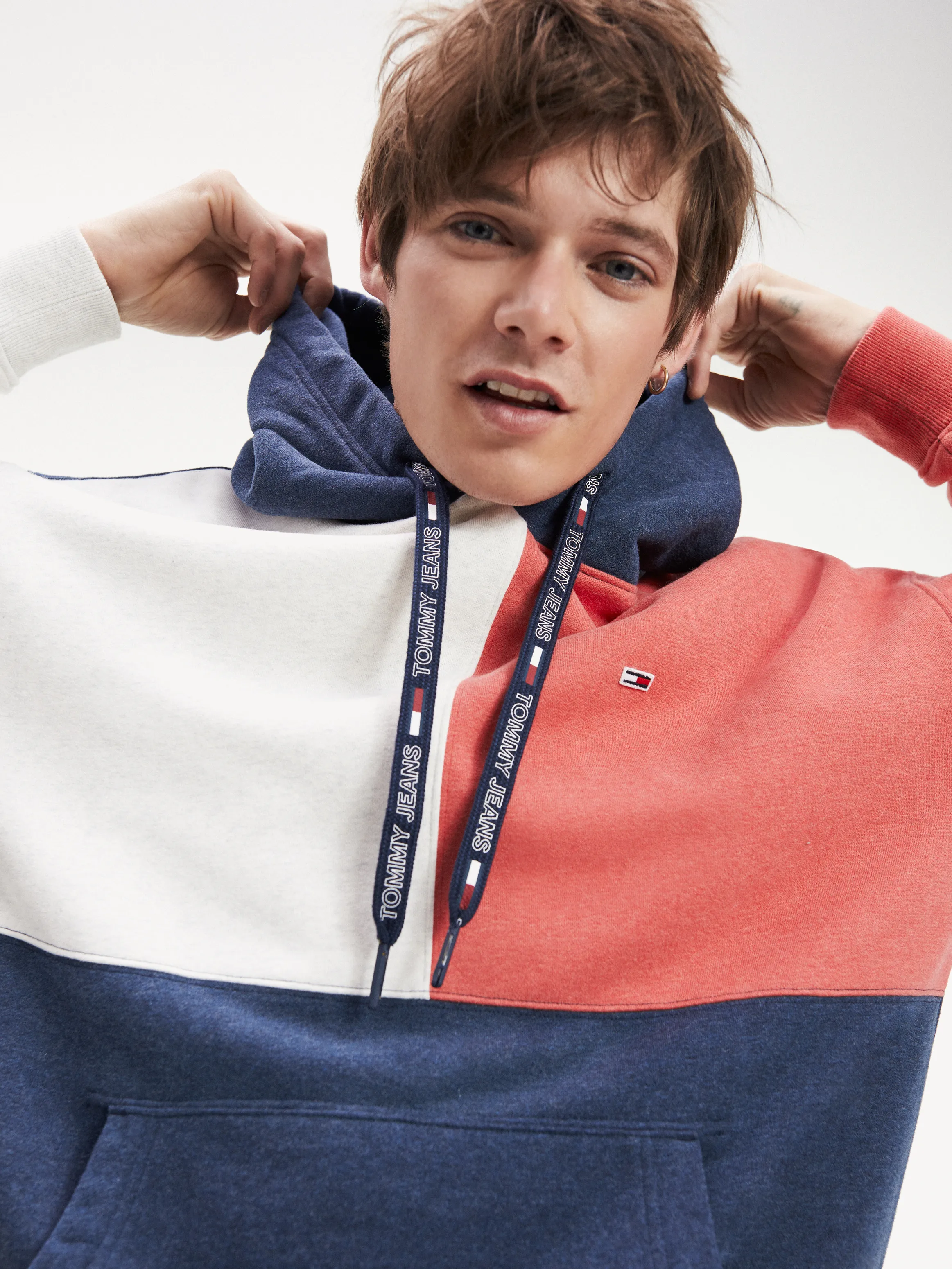 Colour-blocked Regular Fit Hoodies | Tommy Hilfiger