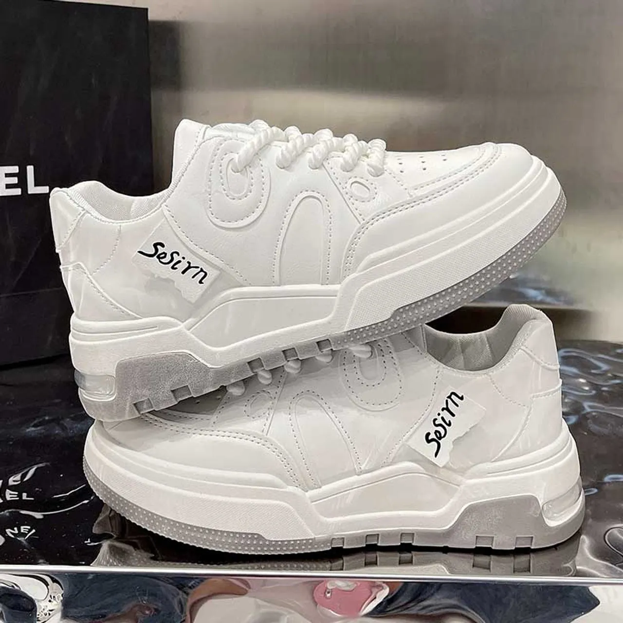 White label tab casual shoe sneaker